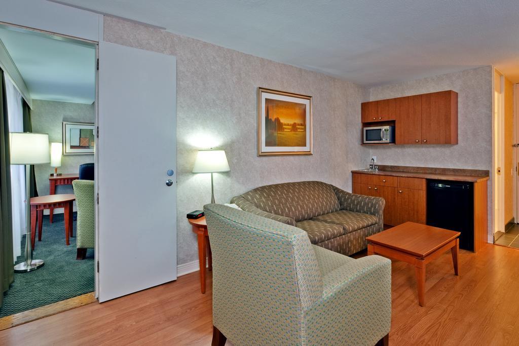 Holiday Inn Montreal Midtown 部屋 写真