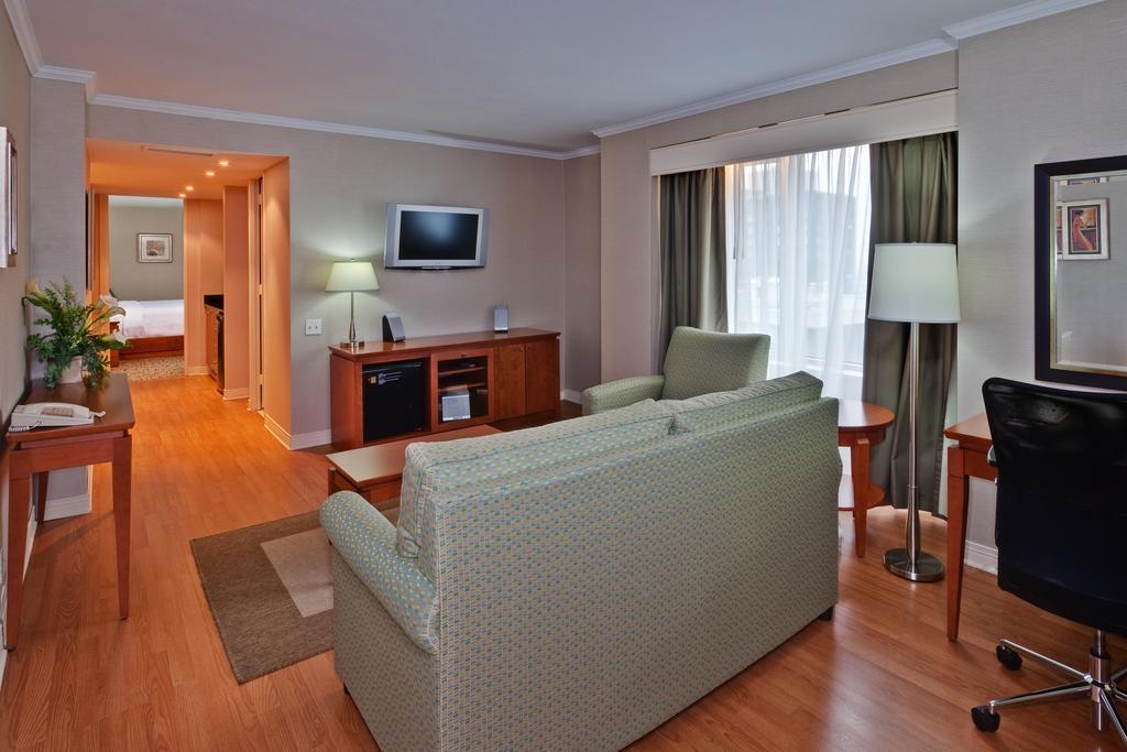 Holiday Inn Montreal Midtown 部屋 写真