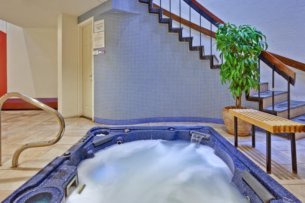 Holiday Inn Montreal Midtown 設備 写真