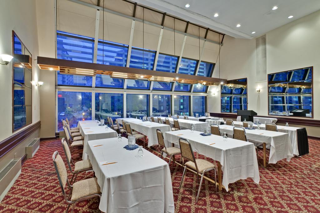 Holiday Inn Montreal Midtown エクステリア 写真