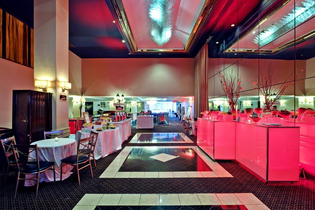 Holiday Inn Montreal Midtown エクステリア 写真